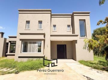 Casa · 267m² · 6 Ambientes · 4 Cocheras · Casa en Venta en San Matías con 3 Dorm. y Pileta en Lote Interno