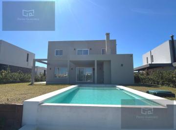 Casa · 201m² · 4 Ambientes · 2 Cocheras · Casa en Venta en Puertos Costas con 3 Dorm. en Suite y Pileta