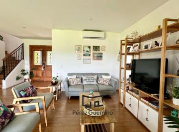 Casa · 265m² · 6 Ambientes · Casa en Venta en El Cantón Islas a Laguna con 4 Dorm.