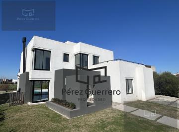 Casa · 226m² · 7 Ambientes · 2 Cocheras · Casa en Venta en El Canton Golf con 4 Dorm. y Espectacular Vista
