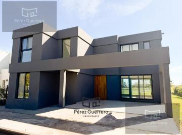 Casa · 185m² · 5 Ambientes · 4 Cocheras · Casa en Venta en El Canton Golf