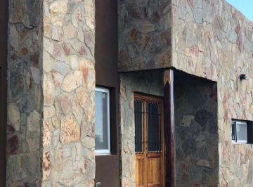 Casa de 7 ambientes, Pilar · Casa con Piscina de Arena en Medal Country Club