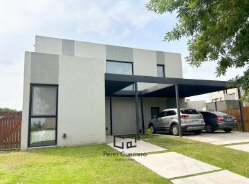 Casa · 200m² · 5 Ambientes · 2 Cocheras · Casa en Venta en El Cantón Vista Abierta Al Golf