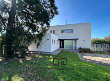 Casa · 199m² · 5 Ambientes · Casa en Venta en San Matias con 3 Dorm. y Pileta