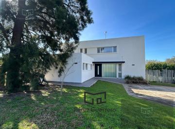 Casa · 199m² · 5 Ambientes · Casa en Venta en San Matias con 3 Dorm. y Pileta