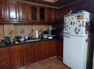 Casa · 241m² · 4 Ambientes · 6 Cocheras · Venta Casa Galpon Garage Deposito Villa Lynch San Martin Oportunidad a Refacionar