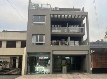 Departamento de 3 ambientes, Villa Urquiza · Venta Luminoso 3 Ambientes con Amplio Patio