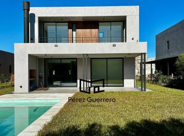 Casa · 188m² · 5 Ambientes · 2 Cocheras · Casa en Venta Barrio Araucarias 5 Ambientes Pileta Escobar