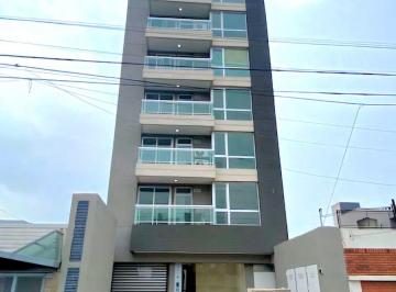 Departamento de 2 ambientes, Lanús · Semipiso de 2 Ambientes con Balcón Al Frente en Lanús Oeste en Venta
