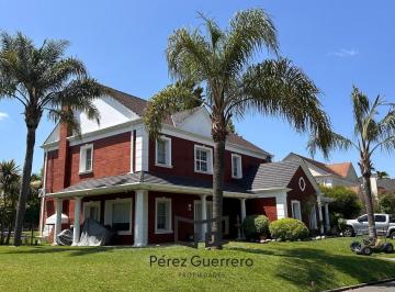 Casa · 291m² · 6 Ambientes · 3 Cocheras · Casa en Venta en Pilar Golf con 4 Dorm. Amoblada