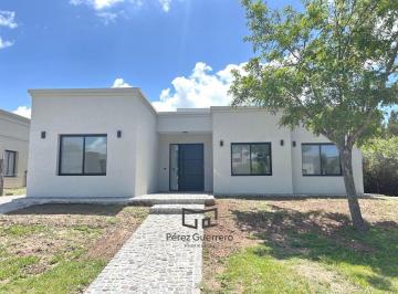 Casa · 182m² · 5 Ambientes · Casa en Venta en San Matias con 3 Dorm. Mas Family y Pileta