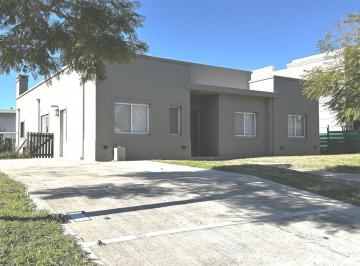 Casa · 185m² · 5 Ambientes · 2 Cocheras · Casa en Venta en Puertos Vistas Lote Central