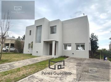 Casa · 200m² · 5 Ambientes · Casa en Venta en San Matias Oportunidad