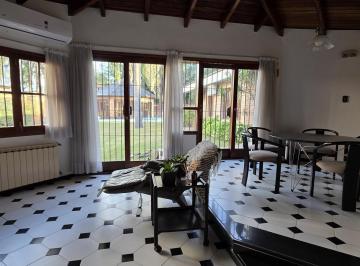 Casa · 444m² · 9 Ambientes · 2 Cocheras · Casa de Lujo en Venta Villa General Belgrano