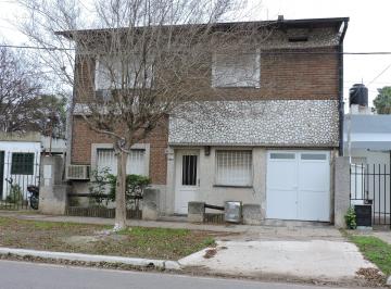 Casa de 8 ambientes, Rosario · Dueña Alquila Casa 2 Plantas