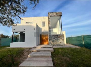Casa de 2 ambientes, Russell · Casa Barrio Terrazas Park