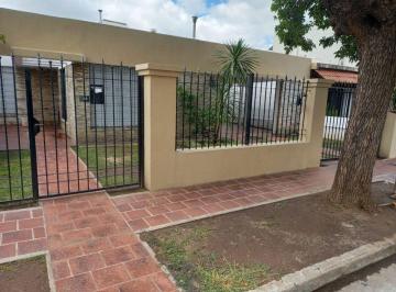 Casa de 6 ambientes, Córdoba · Vendo Cerro Chico 3 Dor, Liv, Gge X2, Patio, Reja Porton Corredizo S/ Virrey Olaguer