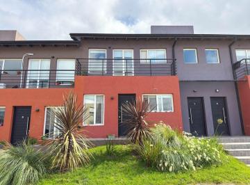 Departamento · 74m² · 3 Ambientes · 1 Cochera · Venta Departamento 2 Dorm. con Patio Tandil