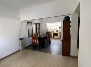 Casa · 100m² · 3 Ambientes · 1 Cochera · Casa en Venta 2 Dorm. Barrio Villa Aguirre