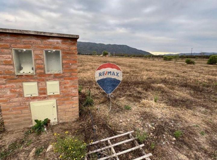 Terreno · 1230m²