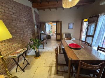 Casa · 189m² · 4 Ambientes · 1 Cochera · Casa en Venta - Sexta Seccion, Ciudad de Mendoza