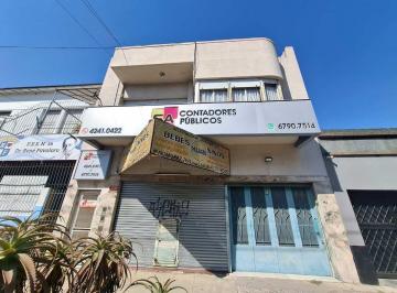 Local comercial · 200m² · 2 Cocheras · Venta Locales con Deposito Lanus