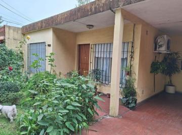 Casa · 78m² · 3 Ambientes · 1 Cochera · Casa Venta 3 Ambientes con Cochera Burzaco