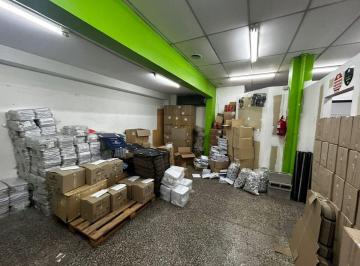 Local comercial · 234m² · Venta Local Calle con Vivienda Sin Expensas Flores