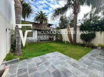 Casa · 170m² · 3 Ambientes · 1 Cochera · Venta - Casa - Tres Ambientes - Jardin - Cochera - Lote Propio - Liniers