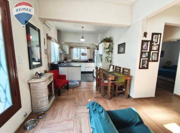 Casa · 73m² · 4 Ambientes · Venta Casa 4 Amb en San Martín con Patio y Terraza