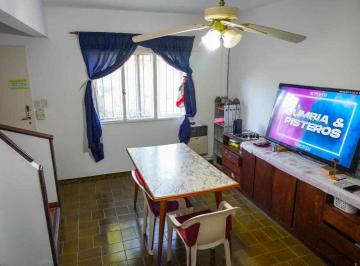 Casa · 110m² · 4 Ambientes · 1 Cochera · Casa en Venta Villa Elisa de 2 Dorm.