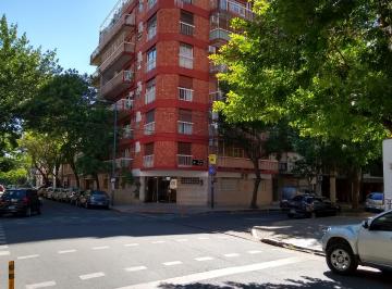 DUEÑO ALQUILA DEPTO. 2 AMBIENTES (living y dormitorio), Cocina-comedor y baño. B · Dueño Directo Alquila Muy Luminoso Depto. 2 Amb, Cocina, Baño y Balcón Corrido