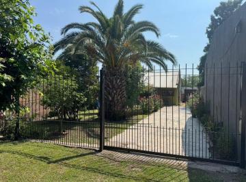 Casa · 60m² · 3 Ambientes · 1 Cochera · Casa en Venta de 3 Amb con Posib. de 4 con Parque