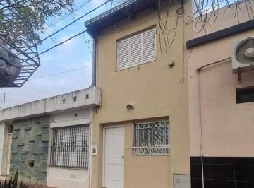 Casa · 73m² · 3 Ambientes · Ph/2 Dorm./servicios/b° Sarmiento