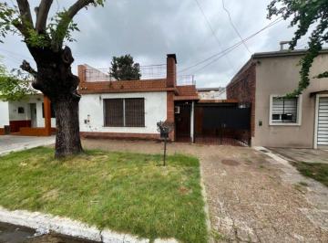 PH · 93m² · 3 Ambientes · 2 Cocheras · Casa en PH Al Frente con Cochera