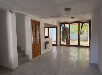 Casa · 82m² · 4 Ambientes · 1 Cochera · Venta Casa 3 Dorm., Linares Al 1200