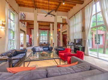 Casa · 550m² · 10 Ambientes · Casa Venta Haras del Pilar Jardin y Pileta