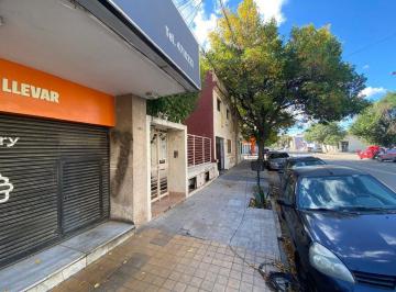 Casa · 248m² · 6 Ambientes · 1 Cochera · Venta Casa a Reciclar 4 Dorms Alta Córdoba - Cba