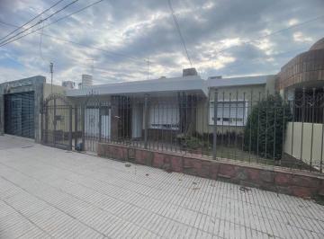Casa · 175m² · 9 Ambientes · 1 Cochera · Casa 3 Dorm + Dpto con Gran Frente Nores Martinez