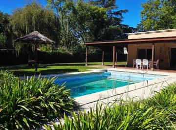 Casa · 164m² · 3 Ambientes · 2 Cocheras · Venta Casa Quinta Hosteria Sur Lujan Pileta