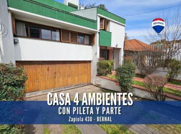Casa · 267m² · 4 Ambientes · 3 Cocheras · Venta Casa de 4 Amb. con Jardín, Quincho y Pileta