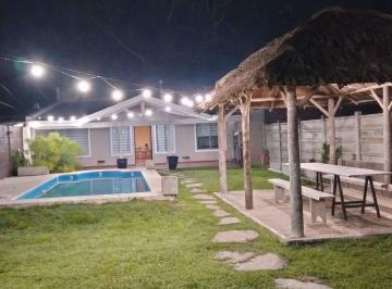 Casa · 100m² · 3 Ambientes · 1 Cochera · Venta Casa con Parque y Pileta