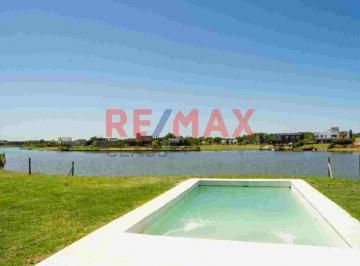Casa · 171m² · 4 Ambientes · 1 Cochera · Casa en Venta San Sebastian