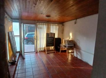 Casa · 204m² · 7 Ambientes · 1 Cochera · Casa Mas Depto a Refaccionar Ameghino Sud