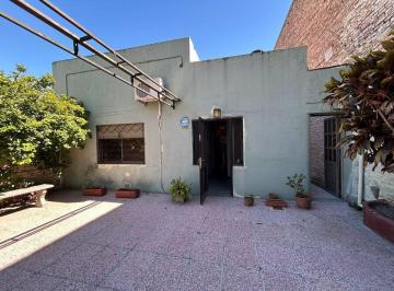 Casa · 133m² · 4 Ambientes · Venta Casa Al Frente con Departamento Interno