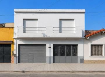 Casa · 167m² · 3 Ambientes · 1 Cochera · Casa Multifuncional 2 Departamentos, Local Cochera