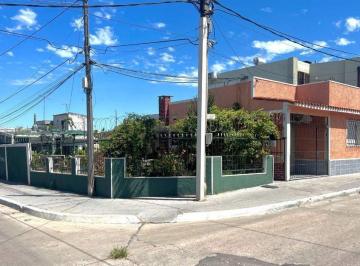 Casa · 109m² · 5 Ambientes · 1 Cochera · Venta Casa Pando 2 o 3 Dorm. Jardin y Garaje
