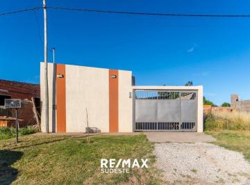 Casa · 174m² · 3 Ambientes · 1 Cochera · Venta Casa 2 Dorm. con Quincho