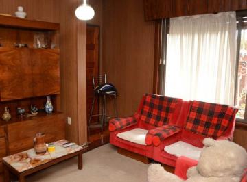 Casa · 150m² · 5 Ambientes · Venta Casa 375 m² 4amb. Parque, Patio, Consultorio