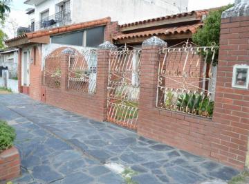Casa · 150m² · 5 Ambientes · Venta Casa 375 m² 4amb. Parque, Patio, Consultorio